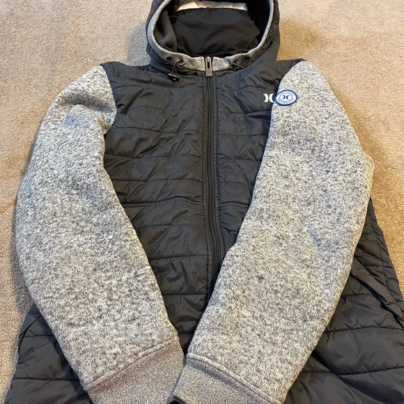 Hurley Women’s Hooded Jacket. Quilted Front & Back. Gray/White Knit Sleeves. S. - Picture 1 of 8